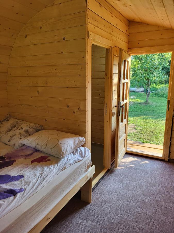 Cristel Casuta Fara Ganduri Campsite Mesentea